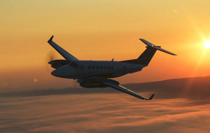 Image of King Air 350 in flightFlying