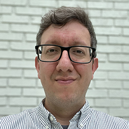 Dr. Andrés Arroyave