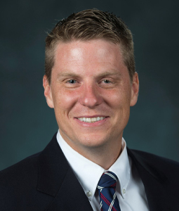 Derek Henrichs headshot