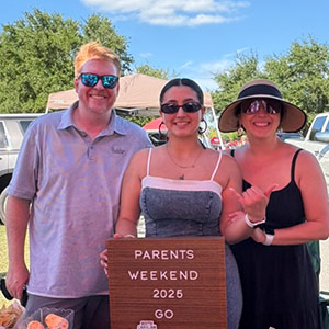 nnie Felix Rodriguez at family weekend tailgate Annie Felix Rodriguez at family weekend tailgate